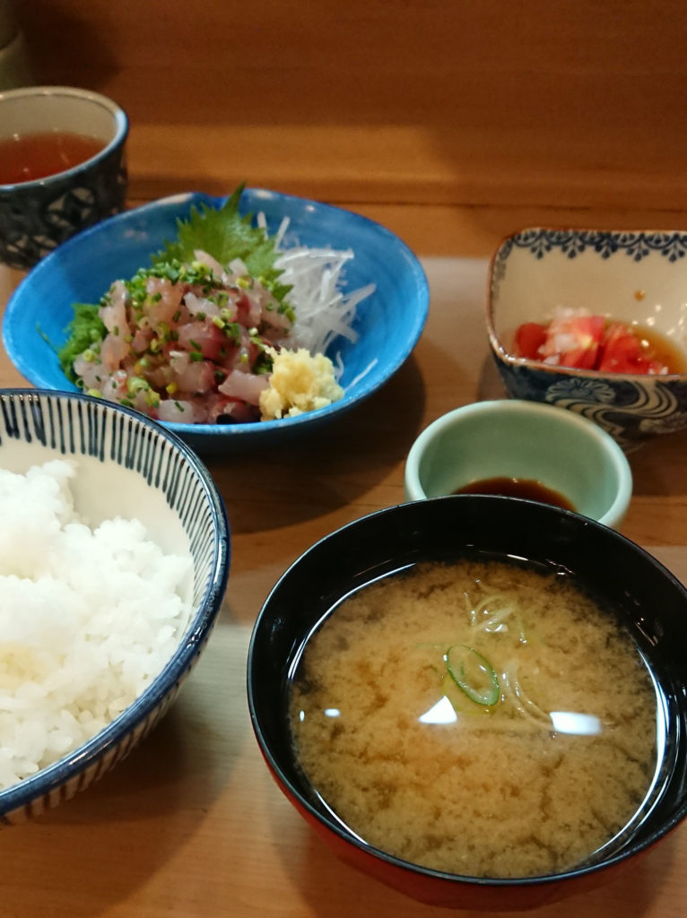 山田屋　鯵たたき定食