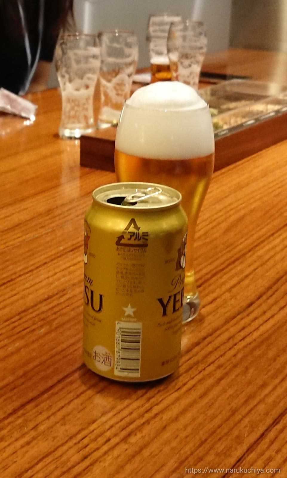 エビス　三度注ぎで注がれた缶ビール