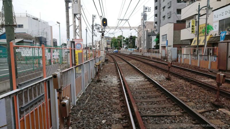 京成立石　高架前の線路